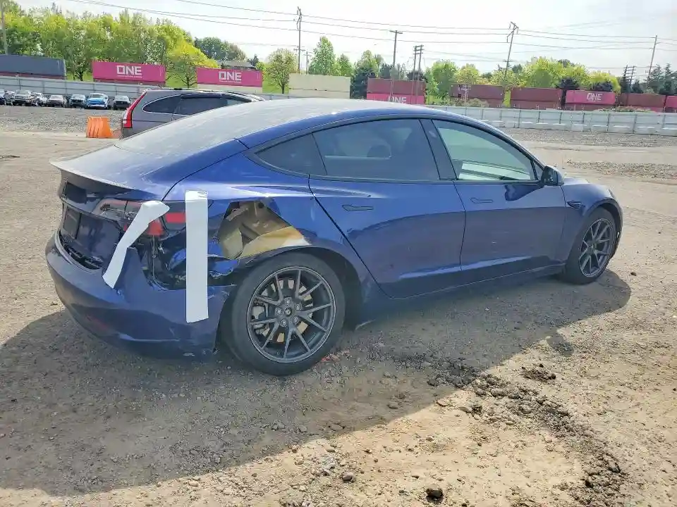 5YJ3E1EA5PF677577 2023 TESLA MODEL 3-2