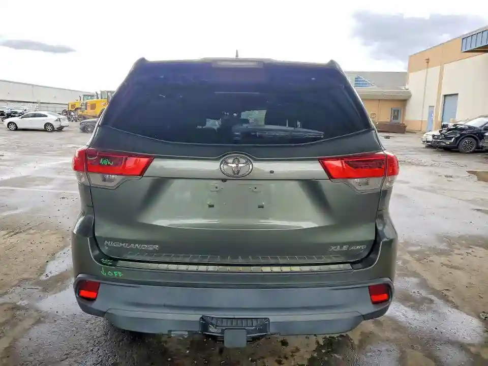 5TDJZRFH8JS822765 2018 TOYOTA HIGHLANDER-5