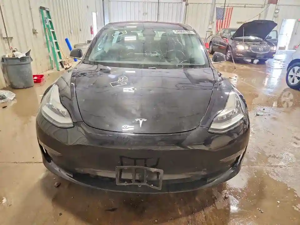 5YJ3E1EA8JF048449 2018 TESLA MODEL 3-4