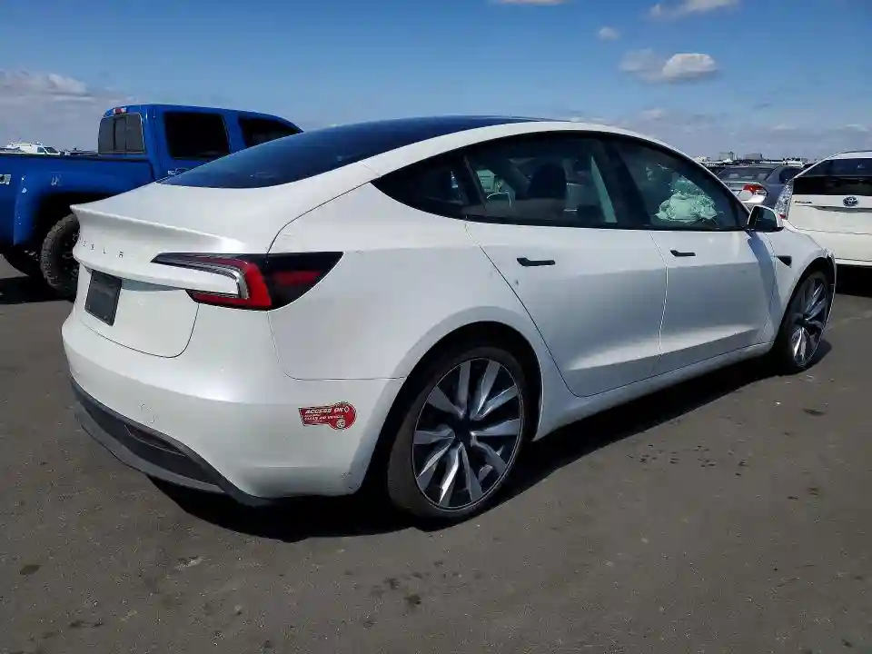 5YJ3E1EA7RF730346 2024 TESLA MODEL 3-2