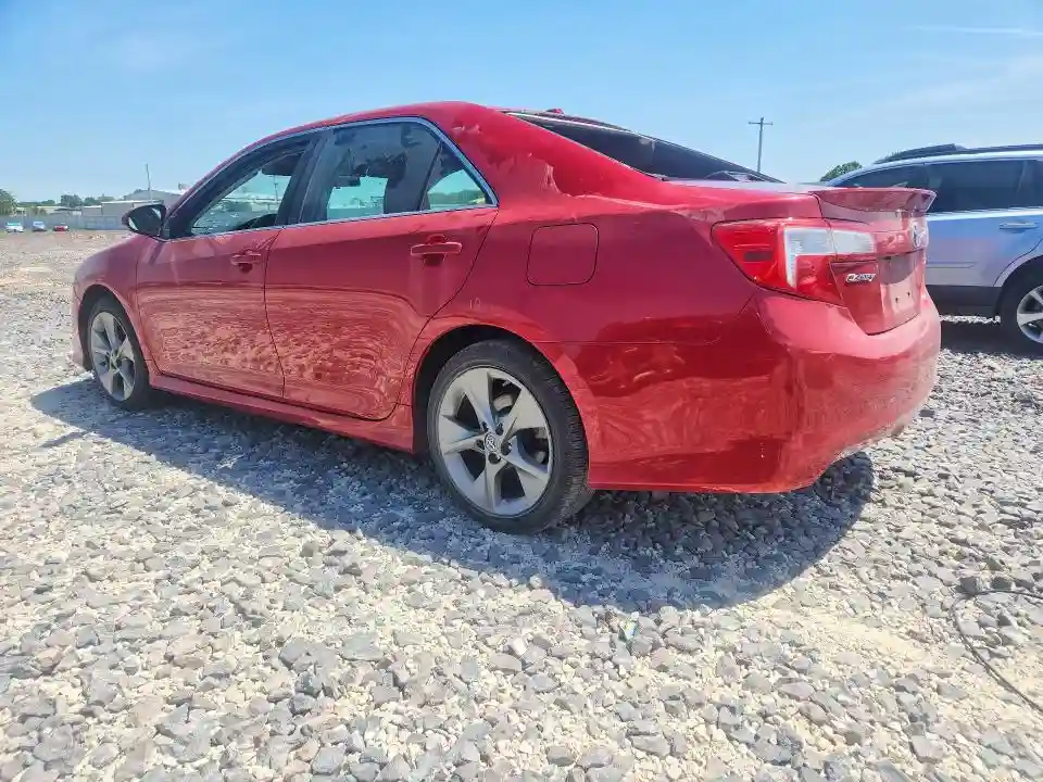 4T1BF1FK2EU805886 2014 TOYOTA CAMRY-1