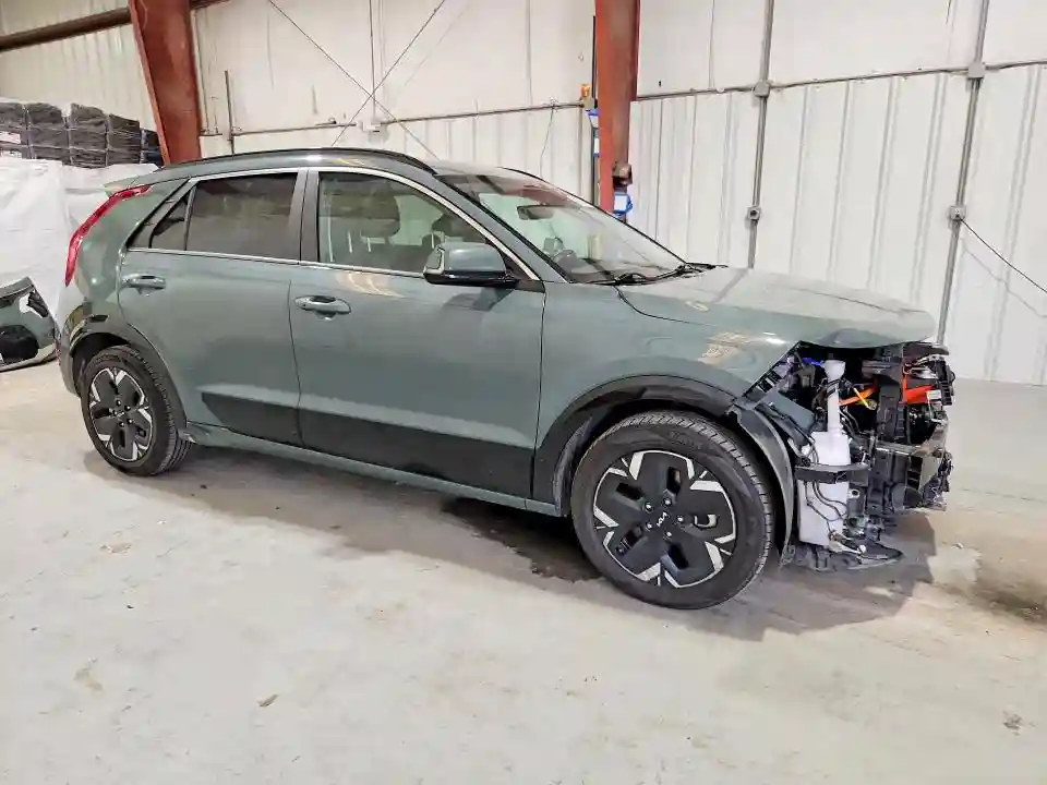 KNDCR3L18R5087655 2024 KIA NIRO-3