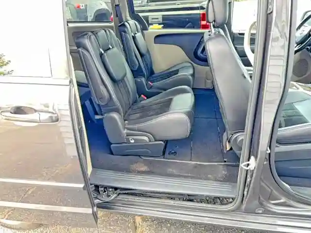 2C4RDGCGXHR573924 2017 DODGE CARAVAN-5
