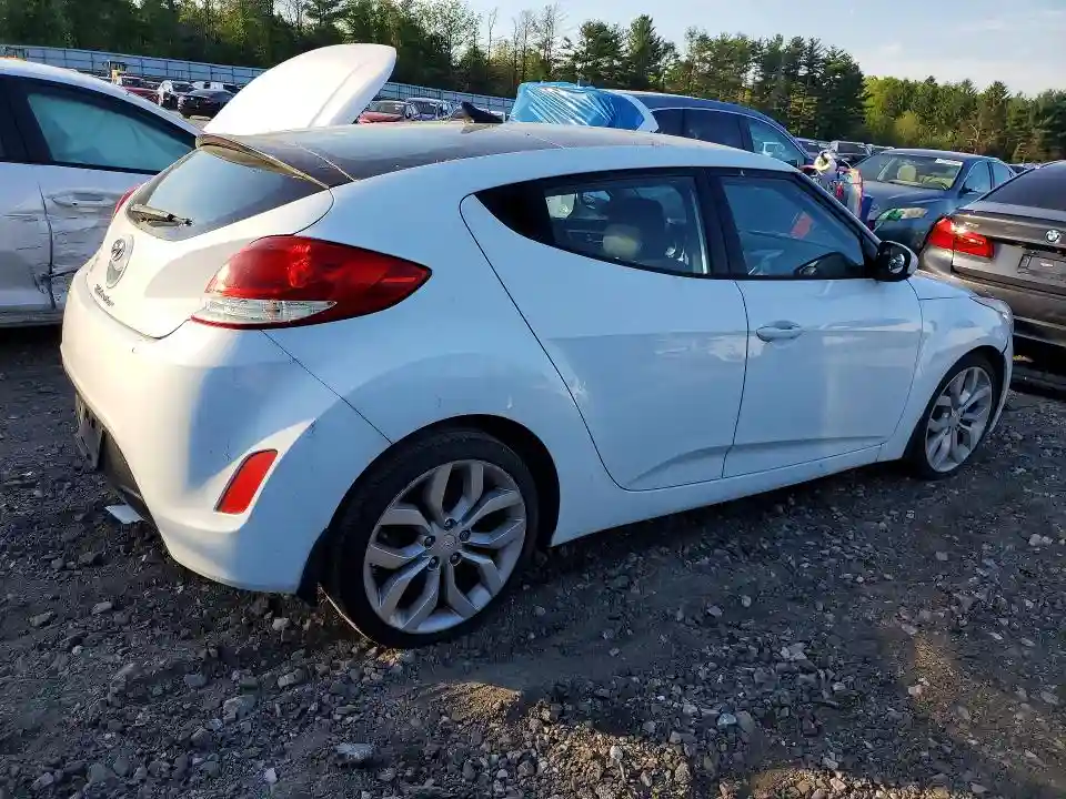 KMHTC6AD9DU161255 2013 HYUNDAI VELOSTER-2