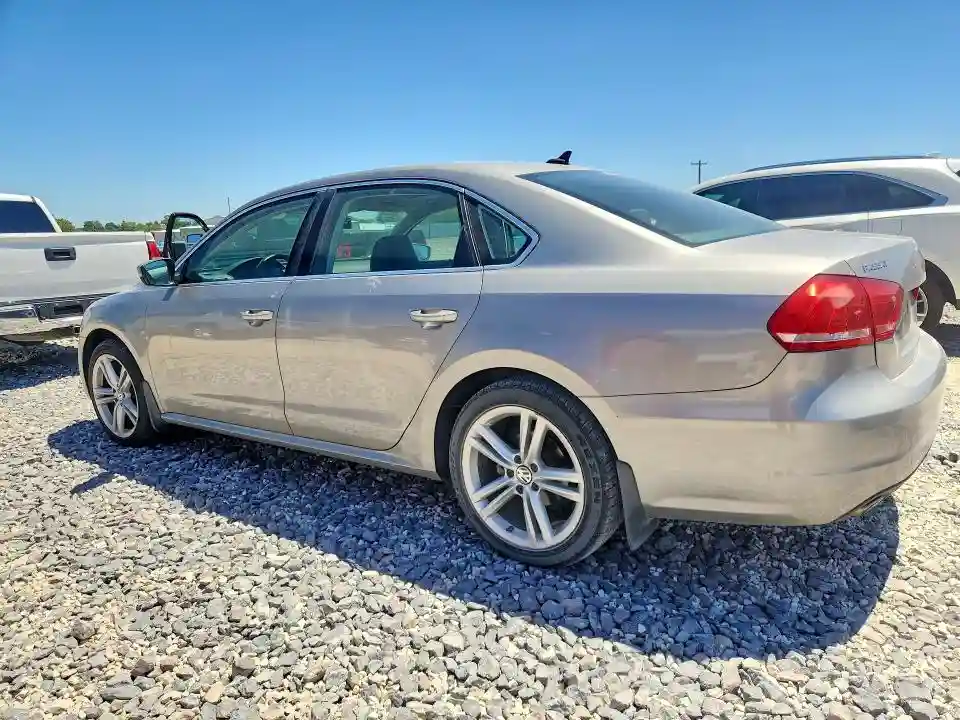 1VWBN7A34EC027488 2014 VOLKSWAGEN PASSAT-1
