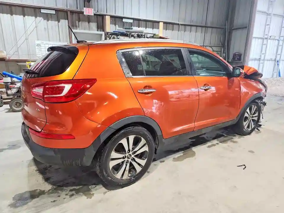 KNDPCCA20B7077856 2011 KIA SPORTAGE E-2
