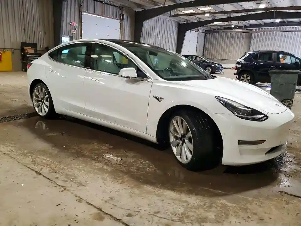 5YJ3E1EB2KF469576 2019 TESLA MODEL 3-3