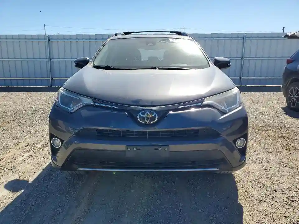 JTMRFREV2HJ164841 2017 TOYOTA RAV4-4