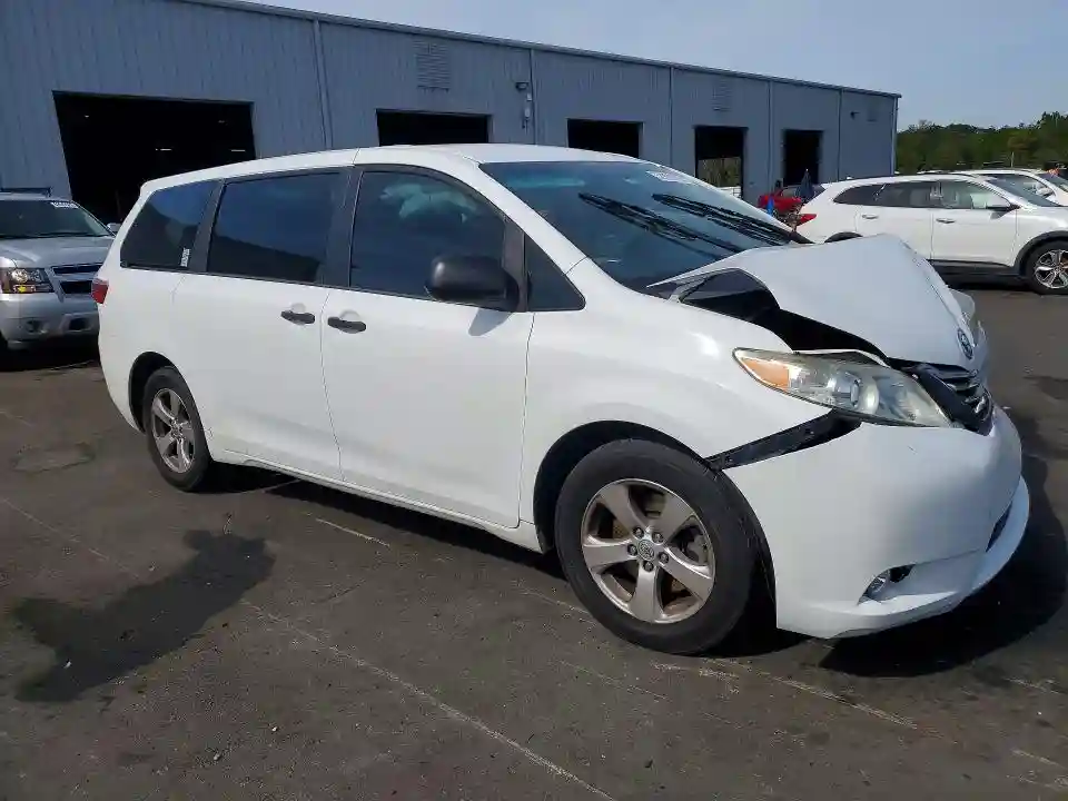 5TDZZ3DCXHS826415 2017 TOYOTA SIENNA-3