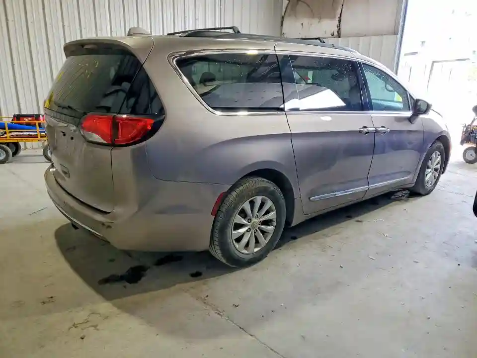 2C4RC1BG4HR733698 2017 CHRYSLER PACIFICA-2