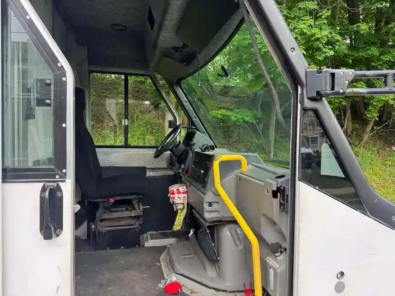 JALB4T170H7W00786 2017 ISUZU NPR-4