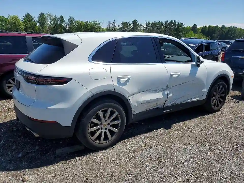 WP1AA2AY9KDA06830 2019 PORSCHE CAYENNE-2