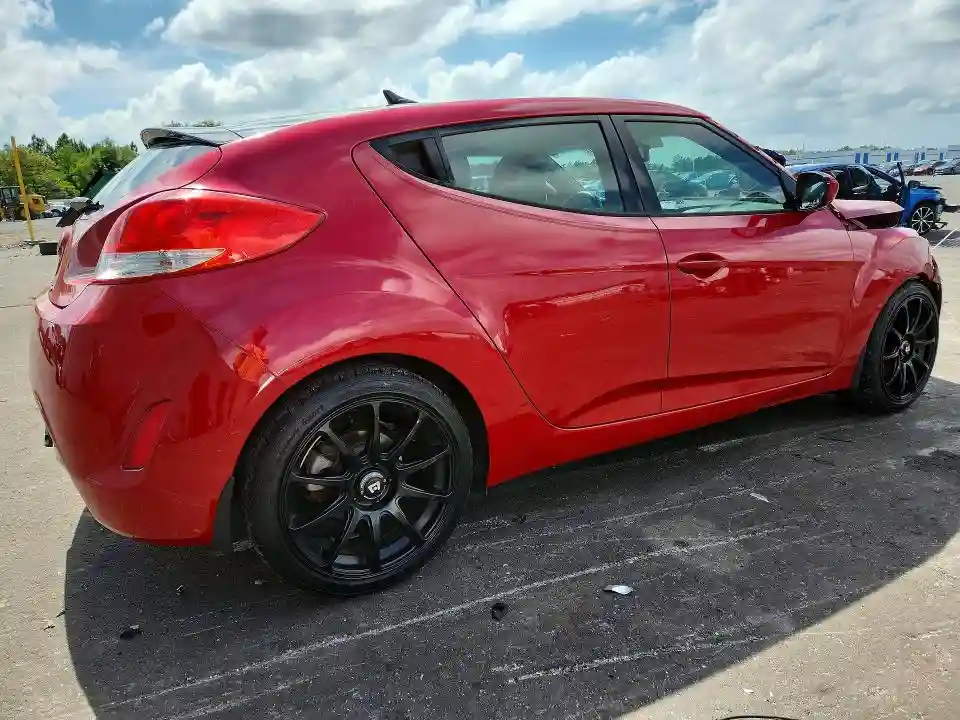 KMHTC6AD9DU165256 2013 HYUNDAI VELOSTER-2