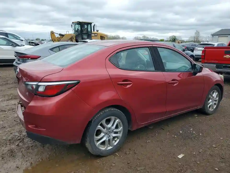 3MYDLBYV5JY300582 2018 TOYOTA YARIS IA B-2