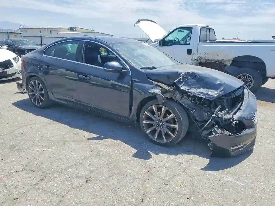 YV140MFK8F2357046 2015 VOLVO S60-3