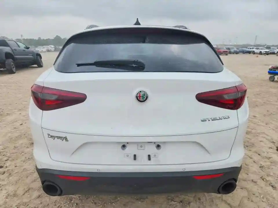 ZASPAJANXN7D26857 2022 ALFA ROMEO STELVIO-5