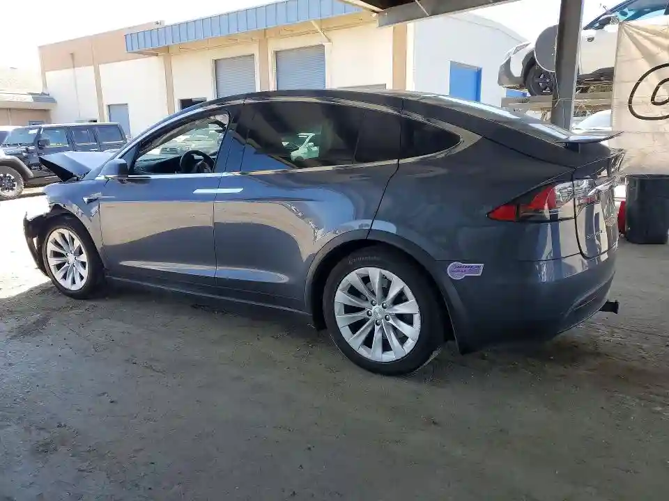5YJXCAE22JF139572 2018 TESLA MODEL X-1