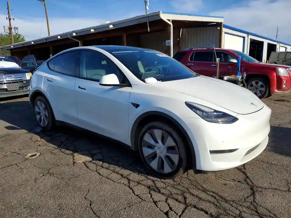 7SAYGDEE9NA010187 2022 TESLA MODEL Y-3
