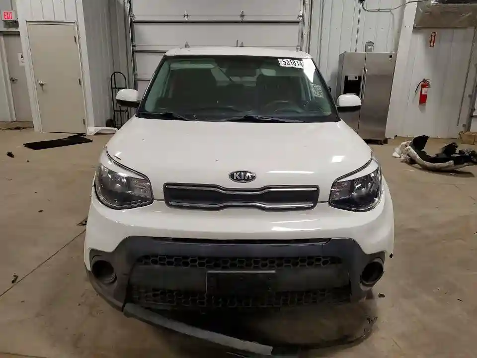 KNDJN2A21J7894570 2018 KIA SOUL-4