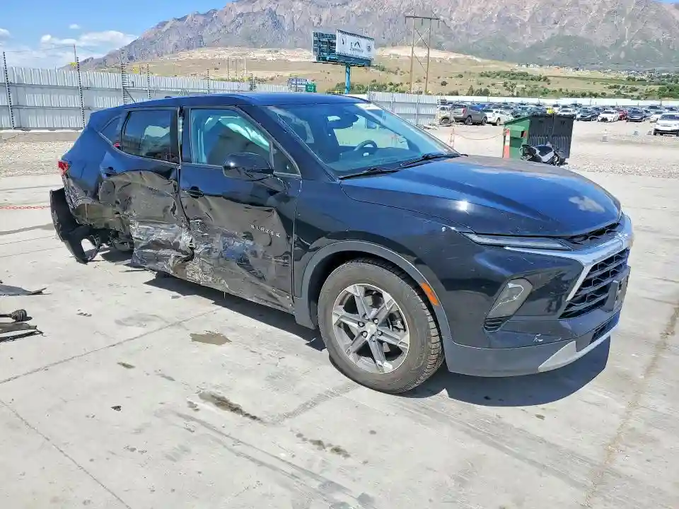 3GNKBHR43PS210139 2023 CHEVROLET BLAZER-3