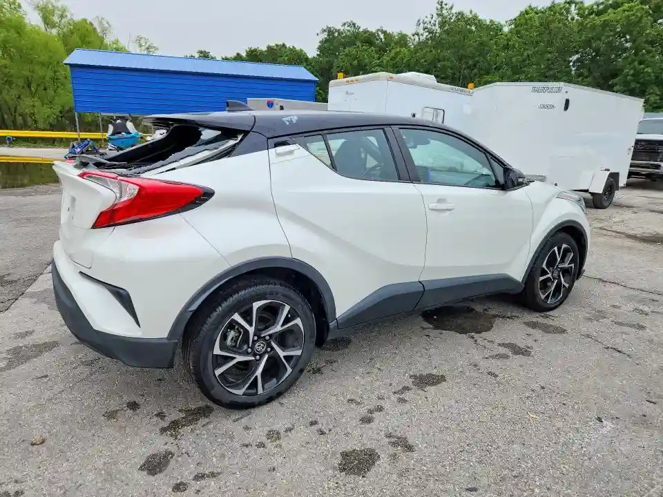 NMTKHMBX8LR111852 2020 TOYOTA C-HR-2