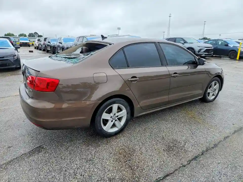 3VWLL7AJ6BM122637 2011 VOLKSWAGEN JETTA-2