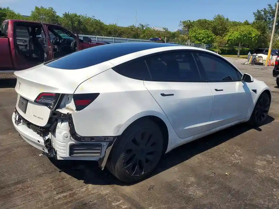 5YJ3E1EB6PF393626 2023 TESLA MODEL 3-2