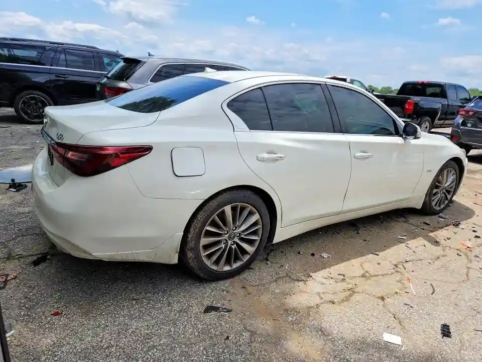 JN1EV7AP4JM352703 2018 INFINITI Q50-2