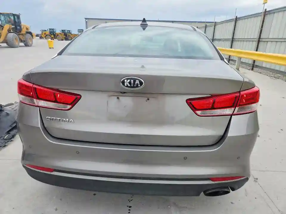 5XXGT4L34JG268245 2018 KIA OPTIMA-5