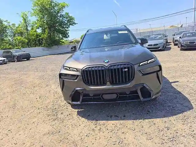 5UX33EM04P9R91655 2023 BMW X7-4