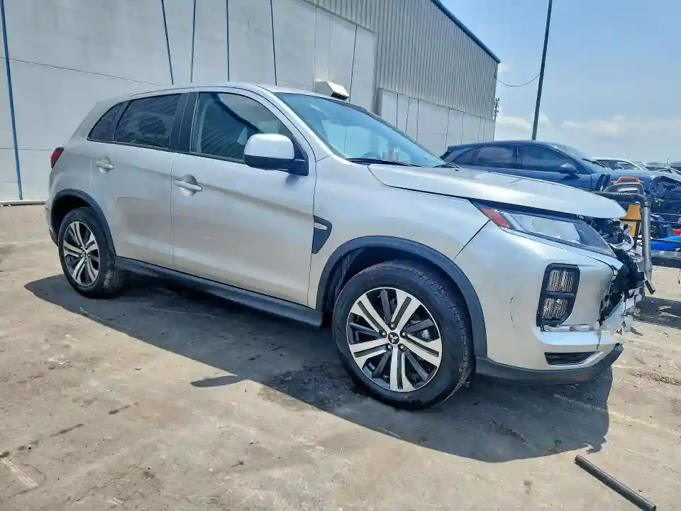JA4ARUAU1SU008956 2025 MITSUBISHI OUTLANDER-3