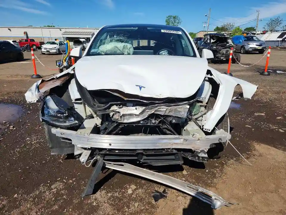 7SAYGDEE7NF364440 2022 TESLA MODEL Y-4