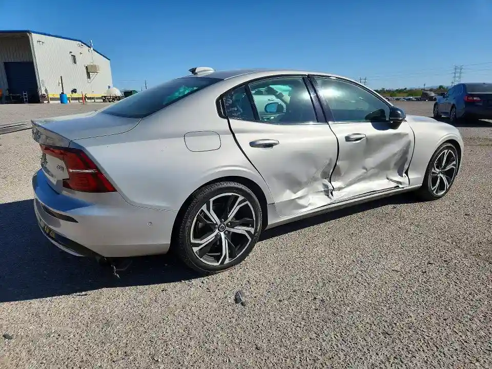 7JRL12TL8RG303013 2024 VOLVO S60-2