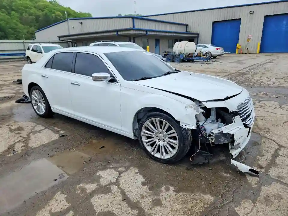 2C3CA5CG2BH581391 2011 CHRYSLER 300-3