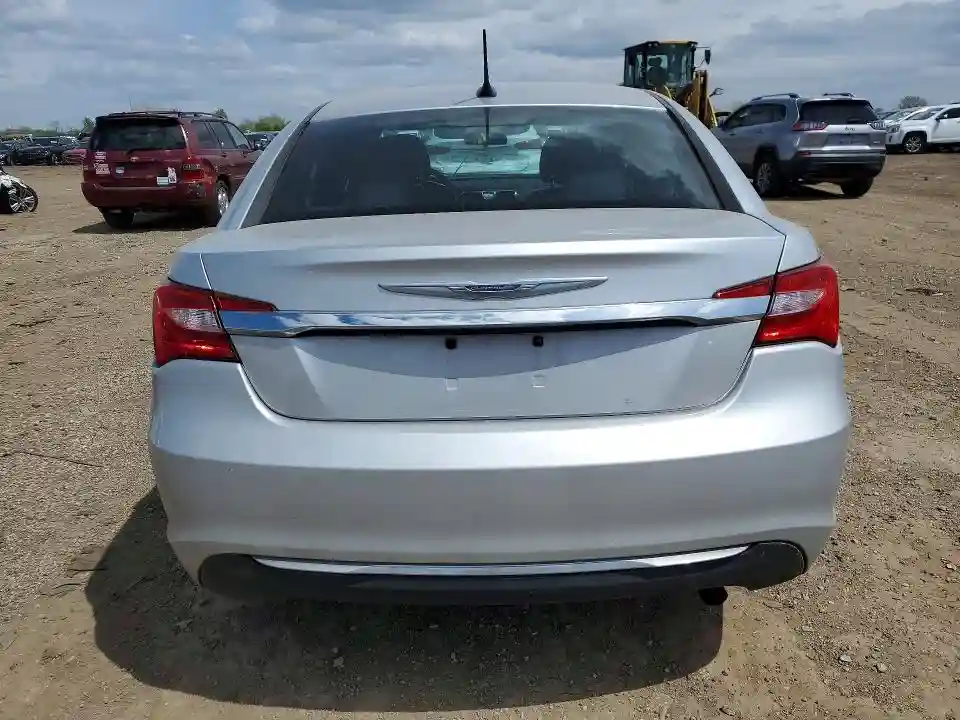 1C3CCBBB4CN289331 2012 CHRYSLER 200-5