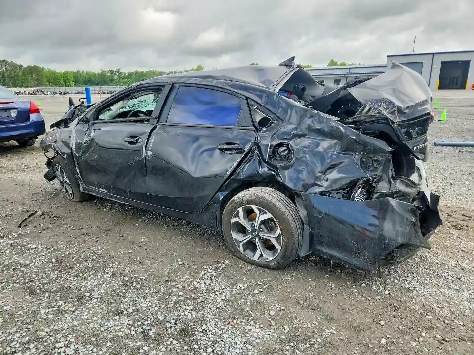 3KPF24AD3ME333223 2021 KIA FORTE LXS-1
