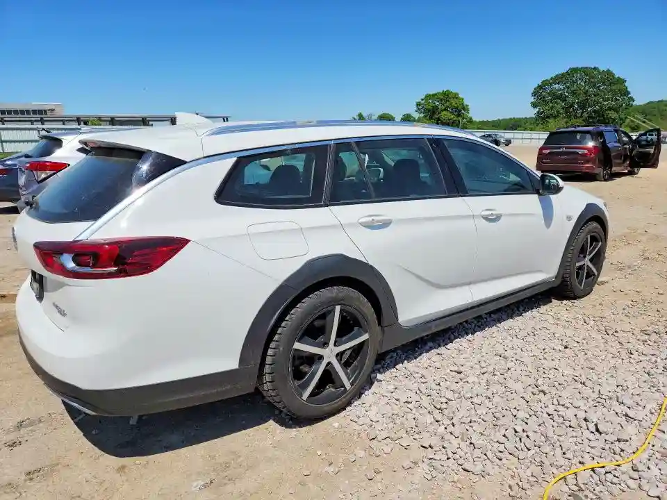 W04GV8SX5J1149504 2018 BUICK REGAL-2