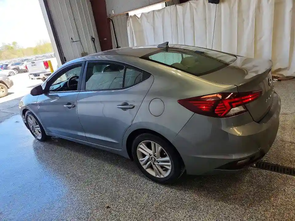 KMHD84LF2KU769995 2019 HYUNDAI ELANTRA-1