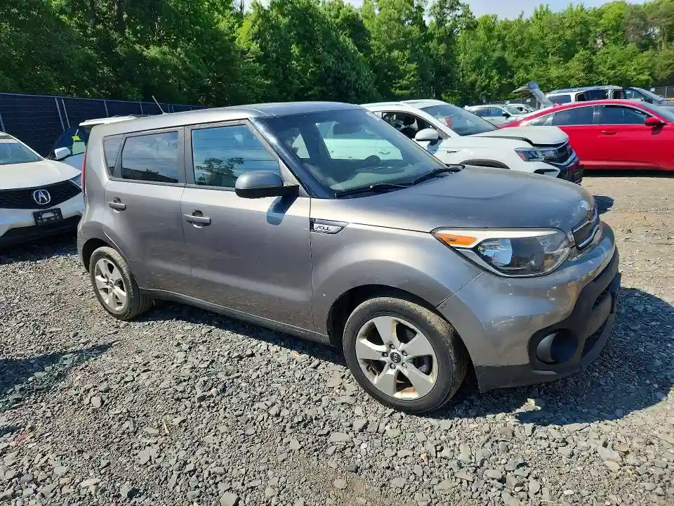 KNDJN2A28J7563923 2018 KIA SOUL-3