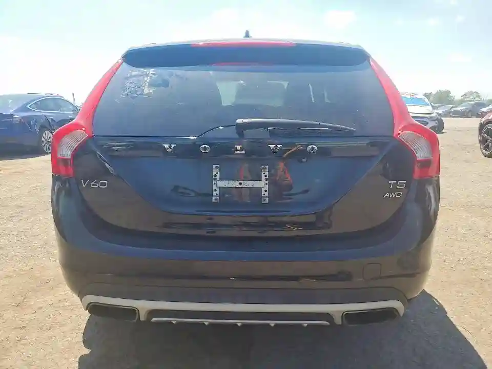 YV440MWK4J2052882 2018 VOLVO V60-5