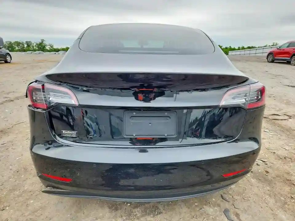 5YJ3E1EB0KF388575 2019 TESLA MODEL 3-5