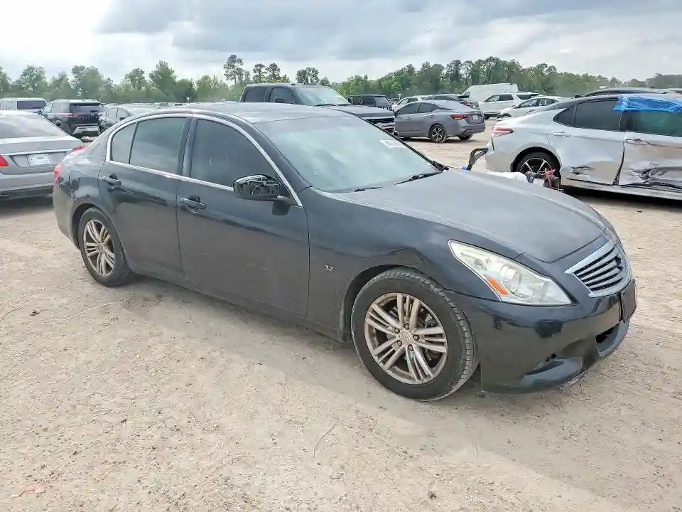 JN1CV6AP9FM500062 2015 INFINITI Q40-3