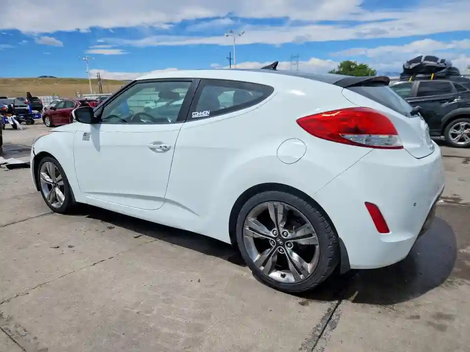 KMHTC6AD4CU028143 2012 HYUNDAI VELOSTER-1
