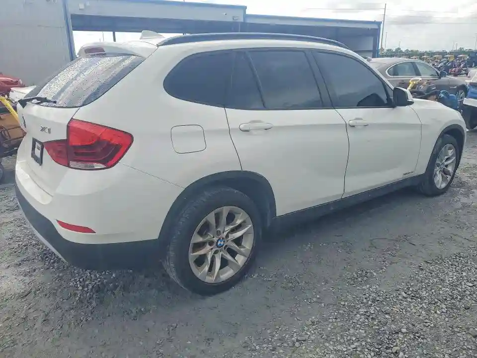 WBAVL1C56FVY28752 2015 BMW X1-2