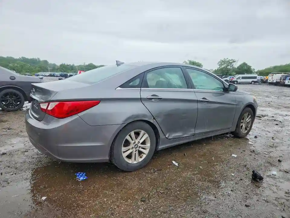 5NPEB4AC6DH781129 2013 HYUNDAI SONATA-2