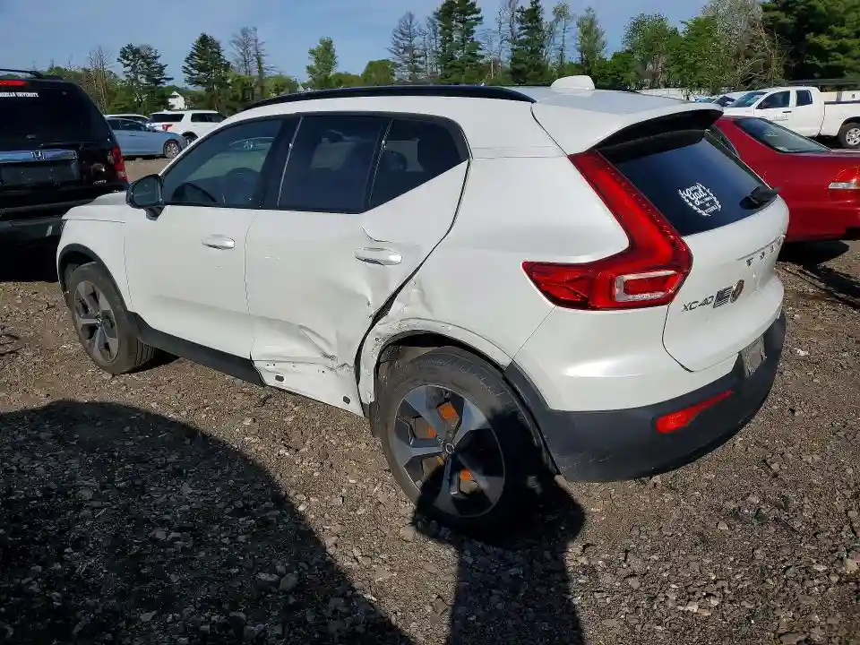 YV4L12UL8R2201427 2024 VOLVO XC40-1
