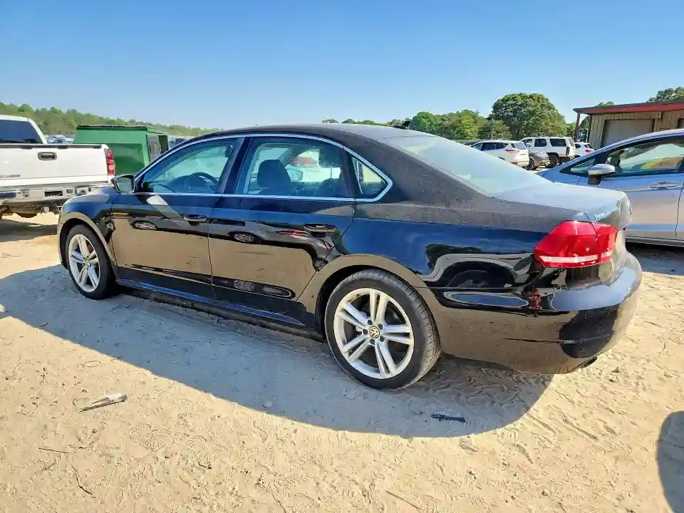 1VWBT7A32EC054579 2014 VOLKSWAGEN PASSAT-1