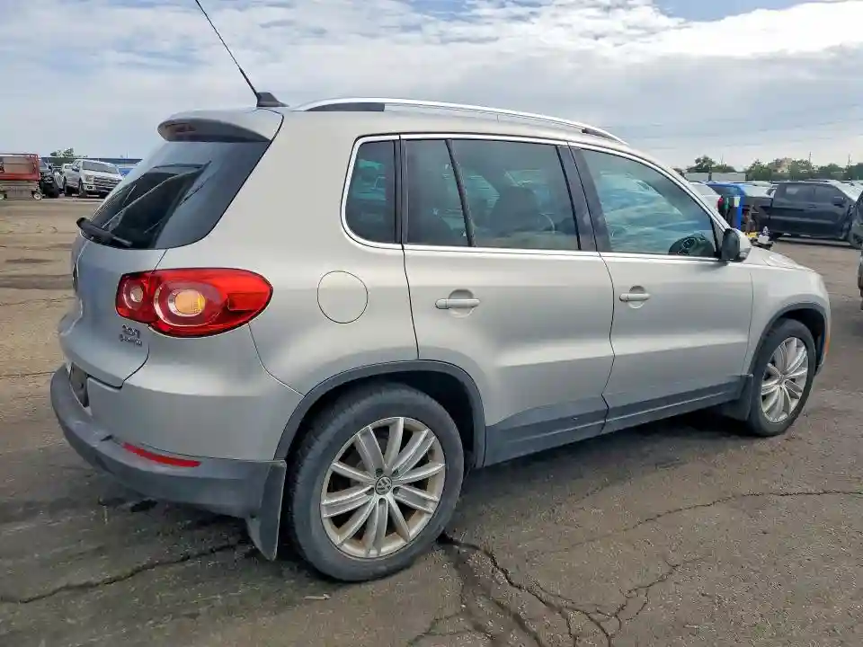 WVGBV7AXXAW525902 2010 VOLKSWAGEN TIGUAN-2