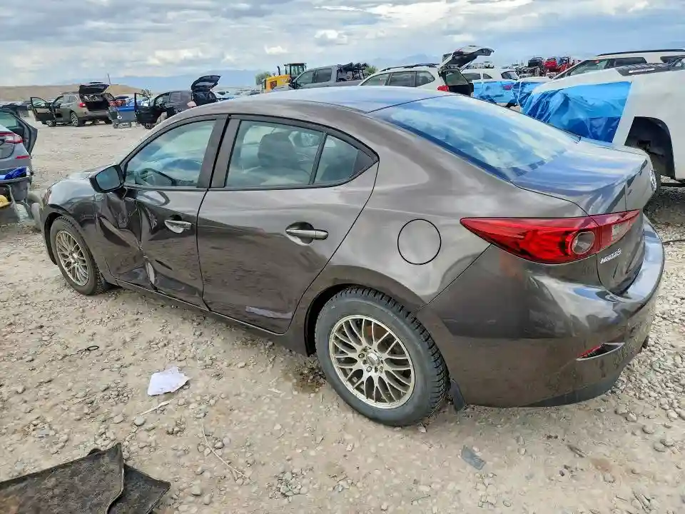 JM1BN1U78H1102174 2017 MAZDA 3-1
