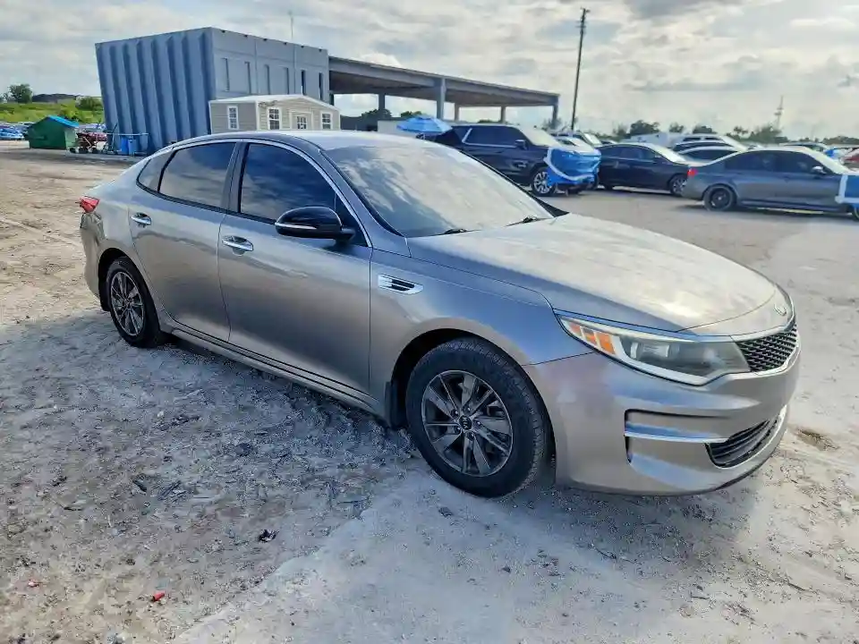 5XXGT4L3XJG225092 2018 KIA OPTIMA-3